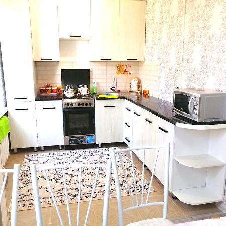 Уютная Трешка Atyrau Ngoại thất bức ảnh